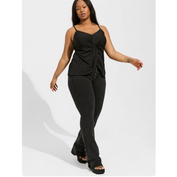 NWT torrid plus size 4 4x 26 Black Studio Crepe V-Neck Twist Tank going out top - Picture 2 of 6